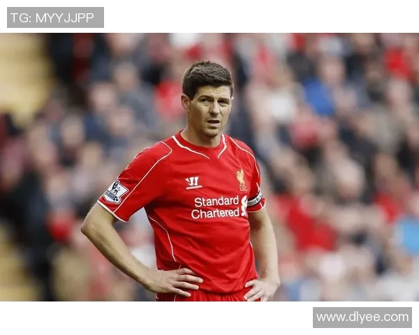 球星笔足球:探秘足球场上的传奇人物与他们的非凡足迹